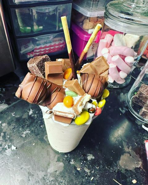 LES GLACES DE LALIE — 65c098dbf176d593538250.jpeg