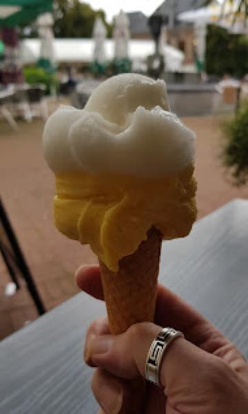 LES GLACES DE LALIE — 65c09bfeb5885643301967.jpeg