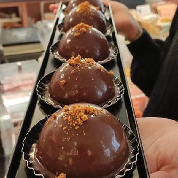 AU BAISER DE MARCHE — 6272382181a93253203265.webp