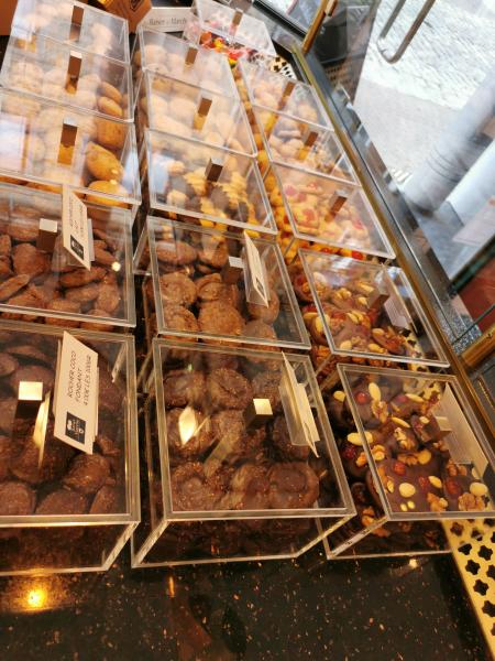 AU BAISER DE MARCHE — 62750f51d77e3953009648.jpg