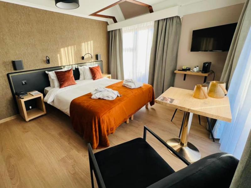 HÔTEL QUARTIER LATIN — 62728e1c44157833094581.png