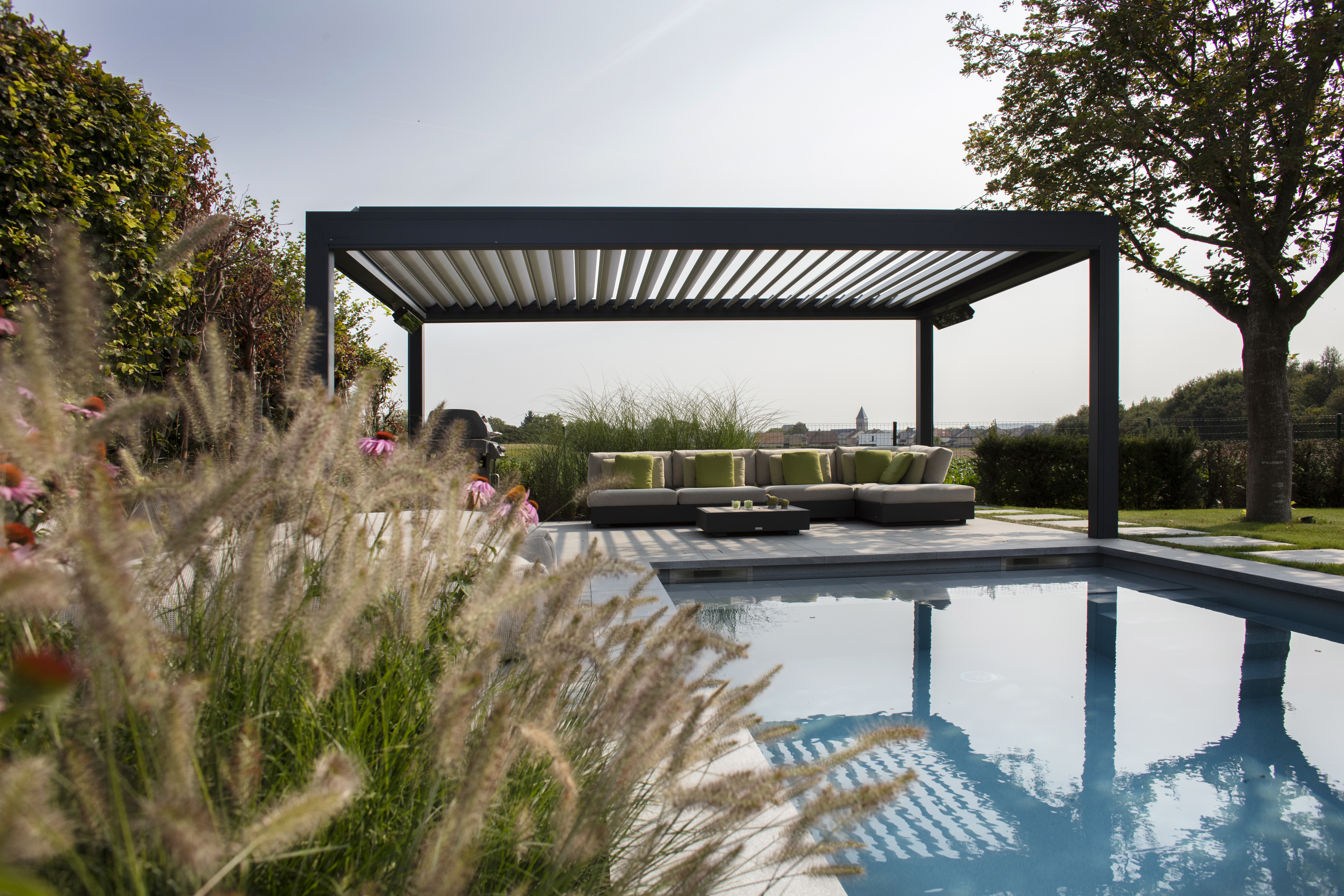 Photo 3 de MATTERNE OUTDOOR BRUSTOR | PERGOLA - STORE - CARPORT