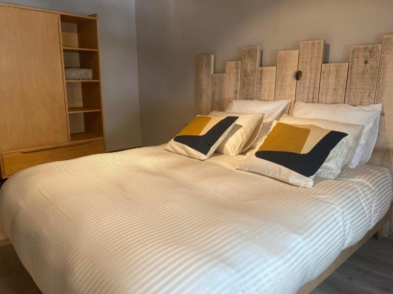 AU TEMPS SUPENDU — 65c62278cb3aa932951187.jpg