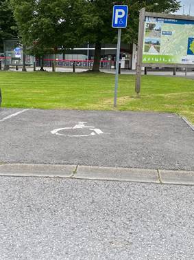 PARKING PMR - MAISON DE LA CULTURE / CHAUSSÉ DE L'OURTHE