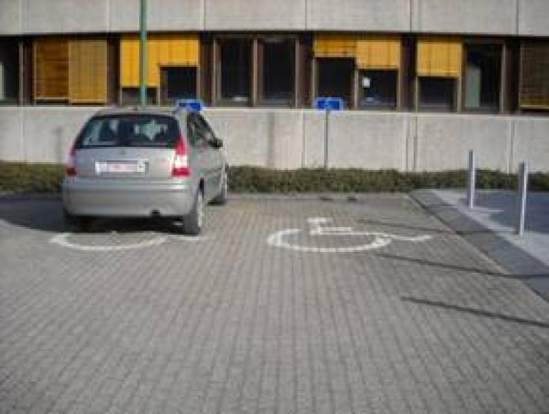 PARKING PMR - ALLÉE DU MONUMENT (3 PLACES) — 66deb1ea35080112254017.jpg