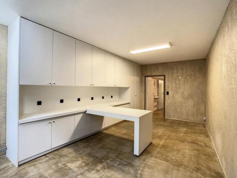 SURFACE COMMERCIALE A LOUER 36M2 MARCHE-EN-FAMENNE CENTRE-VILLE — SURFACE COMMERCIALE A LOUER 36M2 MARCHE-EN-FAMENNE CENTRE-VILLE