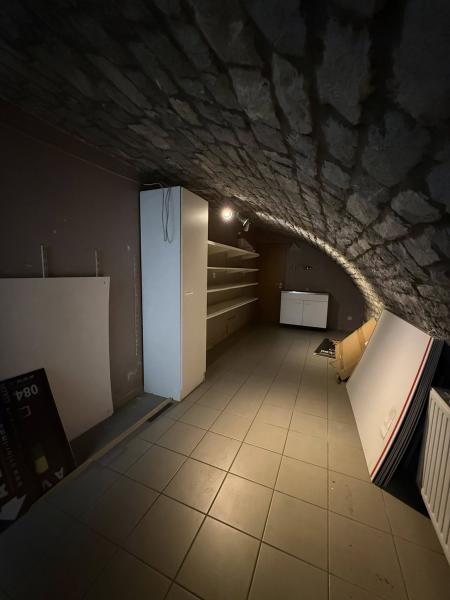 SURFACE COMMERCIALE A LOUER 72m2 MARCHE-EN-FAMENNE CENTRE-VILLE — SURFACE COMMERCIALE A LOUER 72m2 MARCHE-EN-FAMENNE CENTRE-VILLE