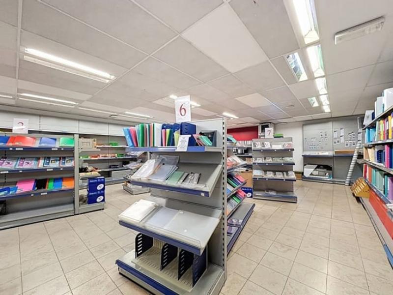 SURFACE COMMERCIALE A VENDRE 357m2 MARCHE-EN-FAMENNE CENTRE-VILLE — SURFACE COMMERCIALE A VENDRE 357m2 MARCHE-EN-FAMENNE CENTRE-VILLE