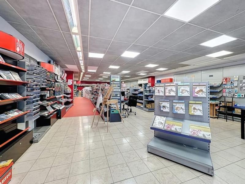 SURFACE COMMERCIALE A VENDRE 357m2 MARCHE-EN-FAMENNE CENTRE-VILLE — SURFACE COMMERCIALE A VENDRE 357m2 MARCHE-EN-FAMENNE CENTRE-VILLE