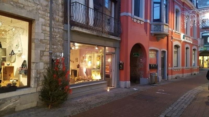 SURFACE COMMERCIALE A LOUER 45m2 MARCHE-EN-FAMENNE CENTRE-VILLE — SURFACE COMMERCIALE A LOUER 45m2 MARCHE-EN-FAMENNE CENTRE-VILLE