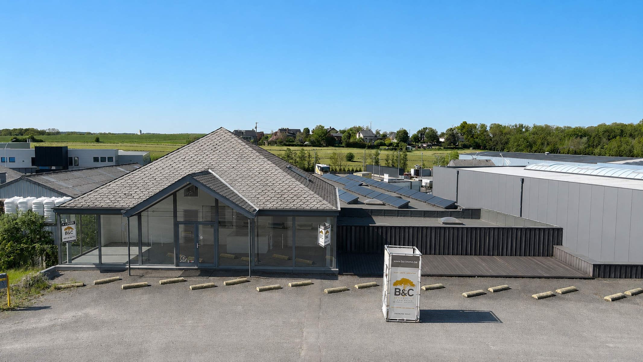 Logo de SURFACE COMMERCIALE A LOUER 1.000 m2 MARCHE-EN-FAMENNE