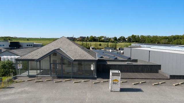 SURFACE COMMERCIALE A LOUER 1.000 m2 MARCHE-EN-FAMENNE