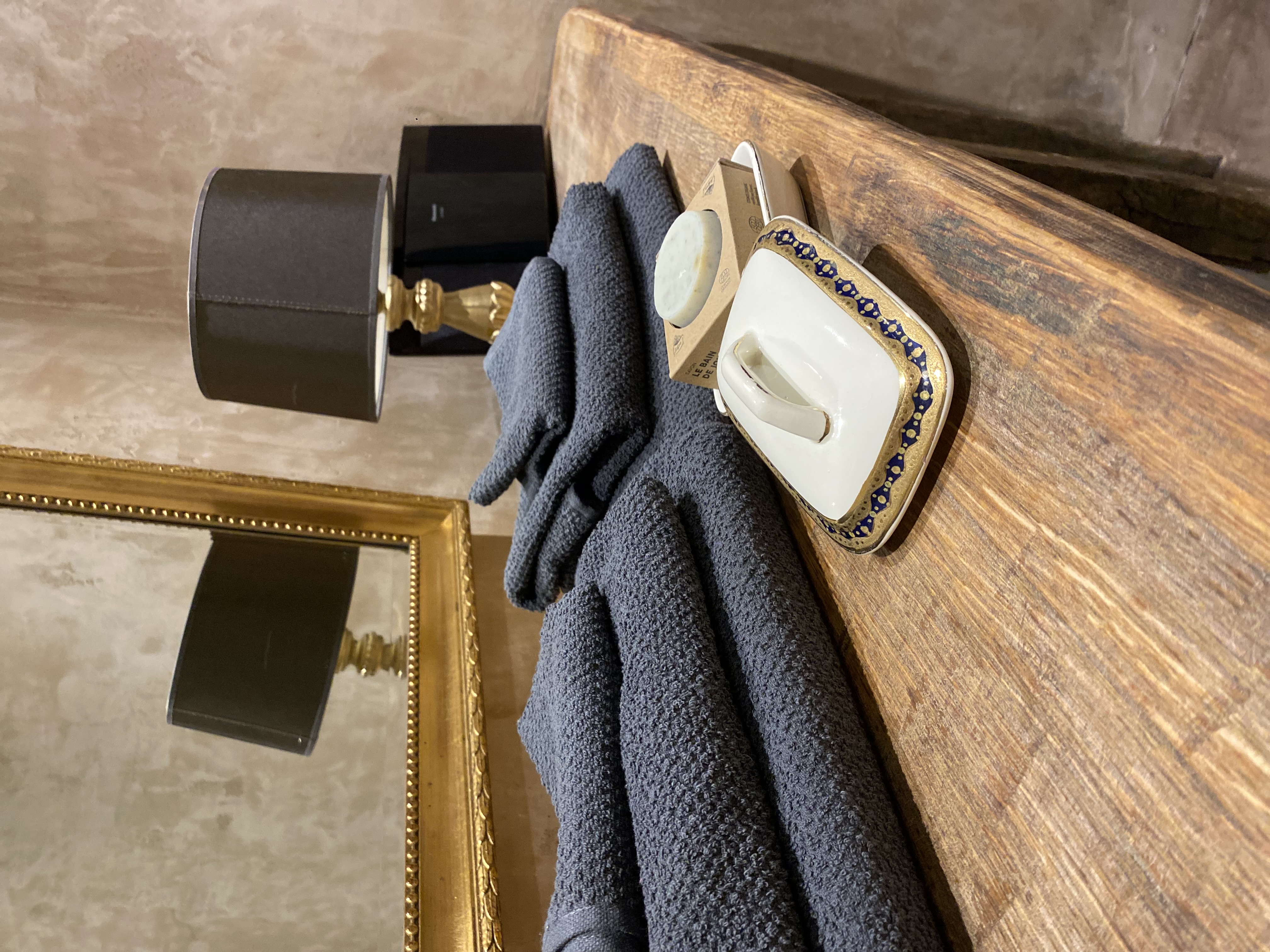 Photo 12 de SUITES DE LUXE CHILL&OUT ET WELLNESS