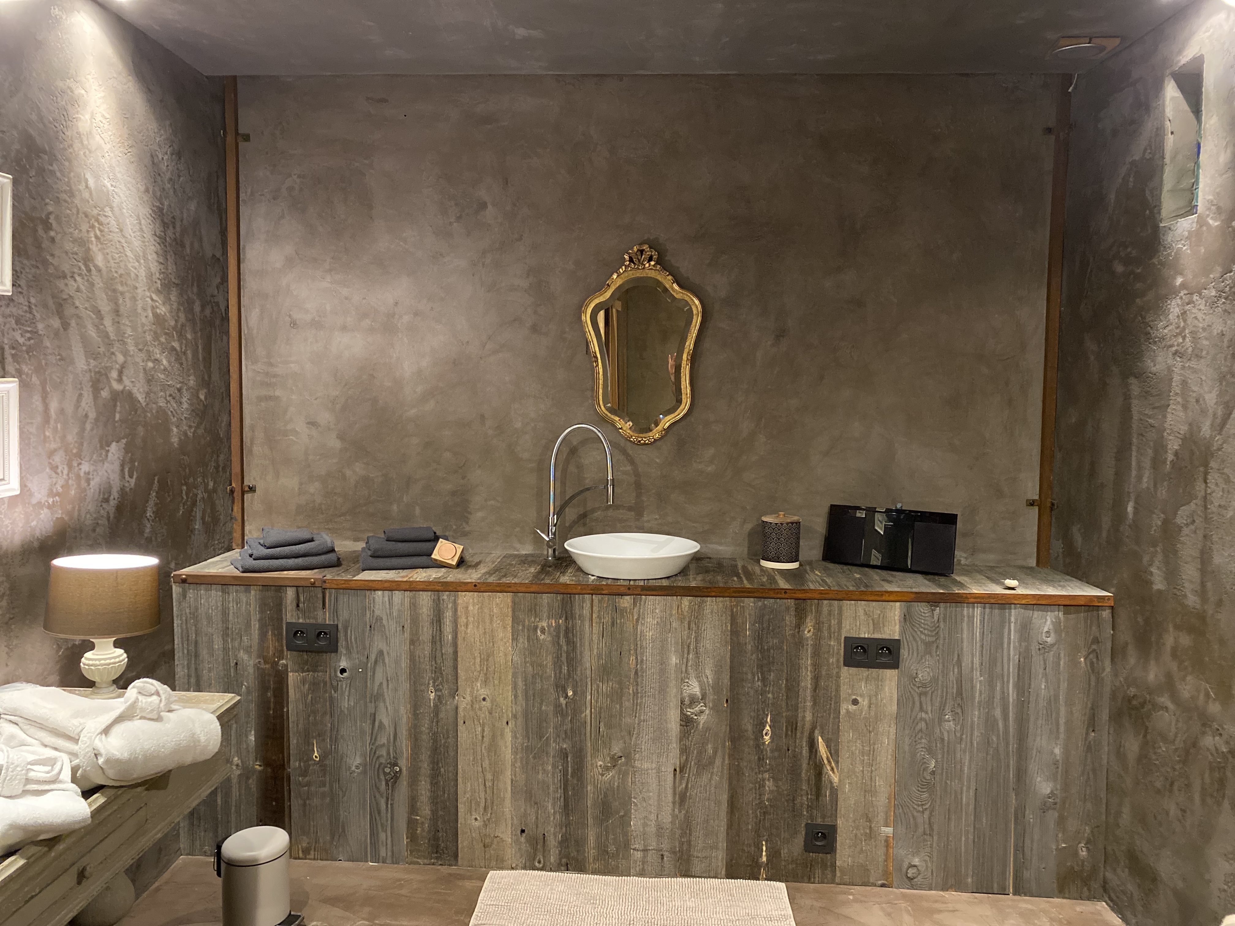 Photo 14 de SUITES DE LUXE CHILL&OUT ET WELLNESS