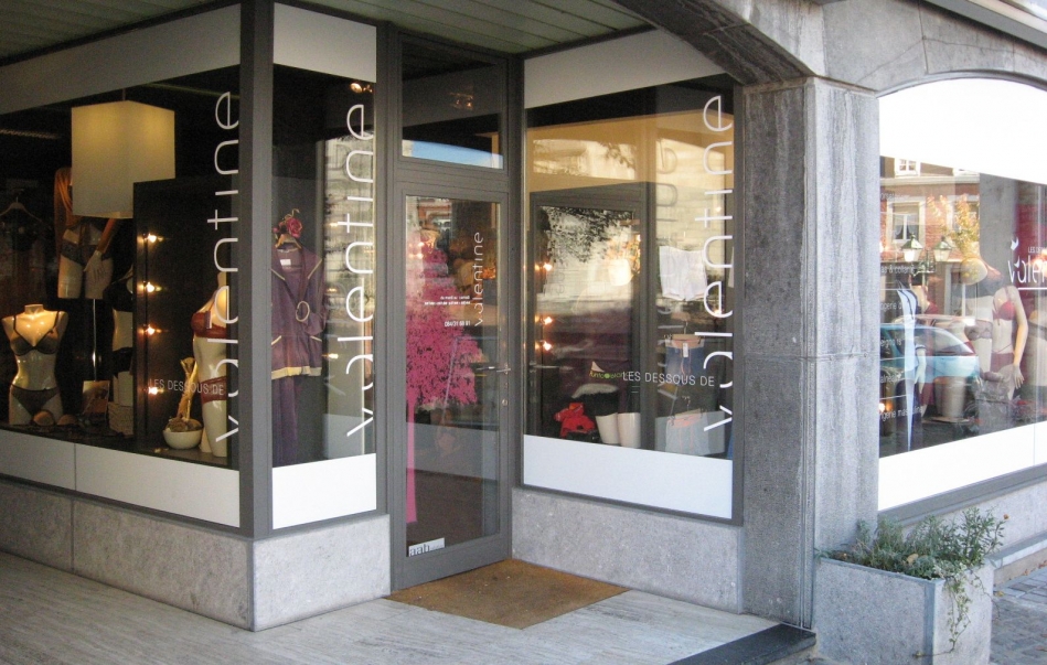 LES DESSOUS DE VALENTINE